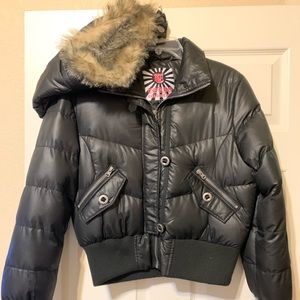 Women puffy fitted jacket.